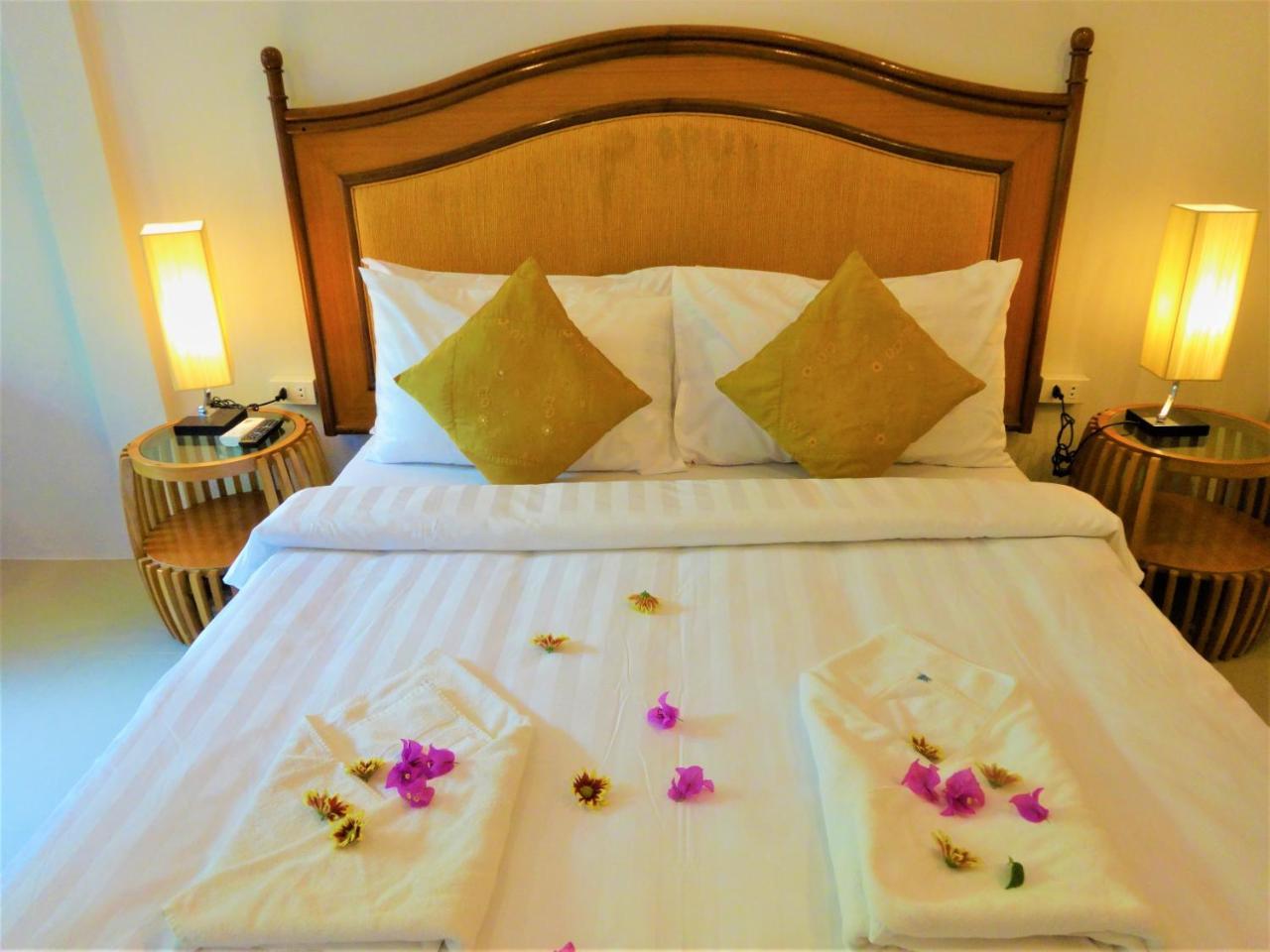 Bangrak Pier Samui Resort ภายนอก รูปภาพ