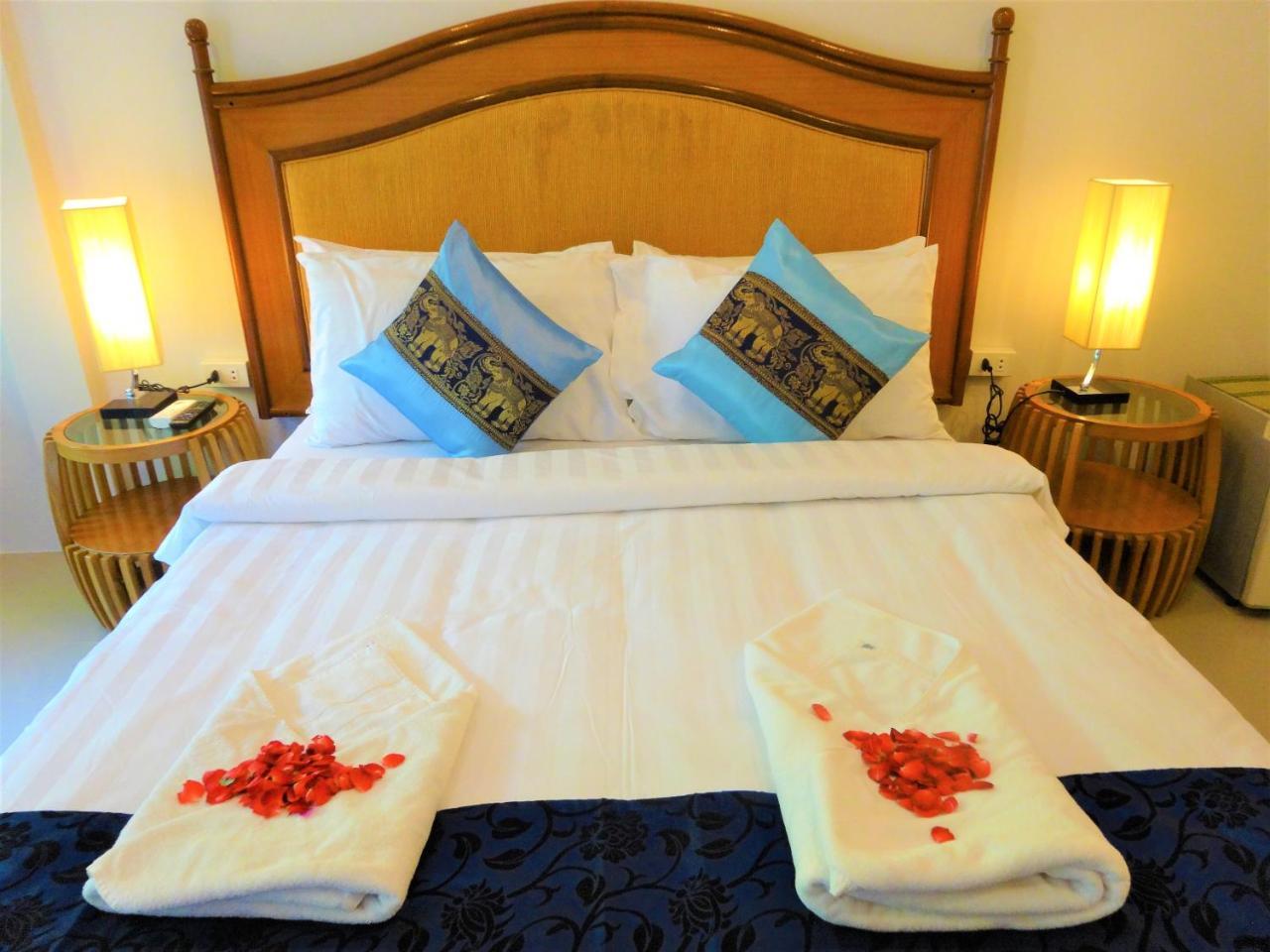 Bangrak Pier Samui Resort ภายนอก รูปภาพ
